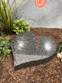 Thumbnail for Grabstein Herz Granit Impala groß allseits poliert