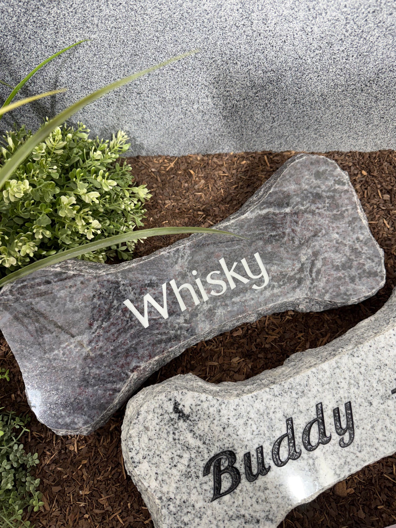 Hundeknochen Grabstein